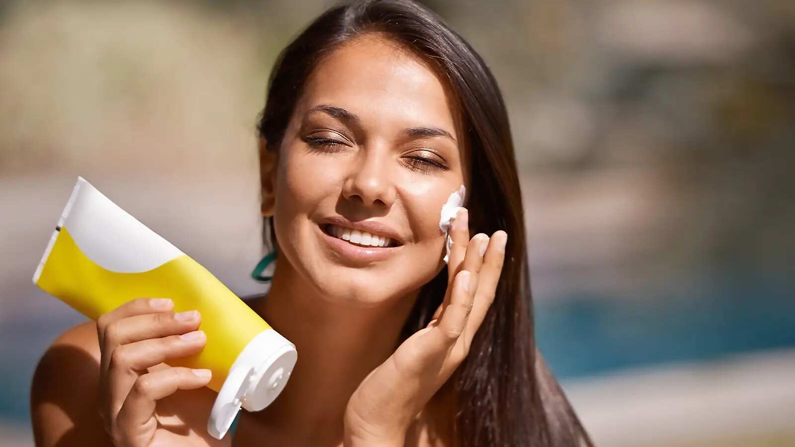 محصولات ضد آفتاب مینرال؛ انتخابی ایمن برای پوست‌های حساس و مستعد جوش